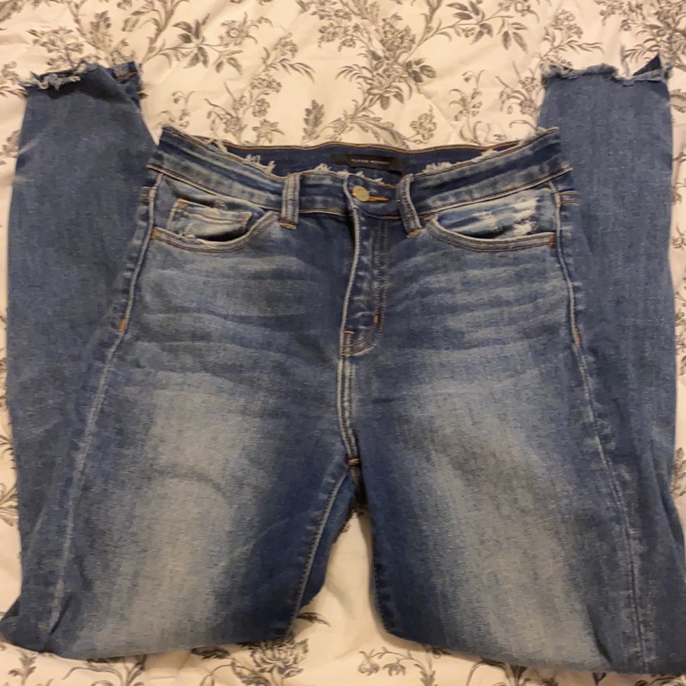 Distressed jeans from buckle.